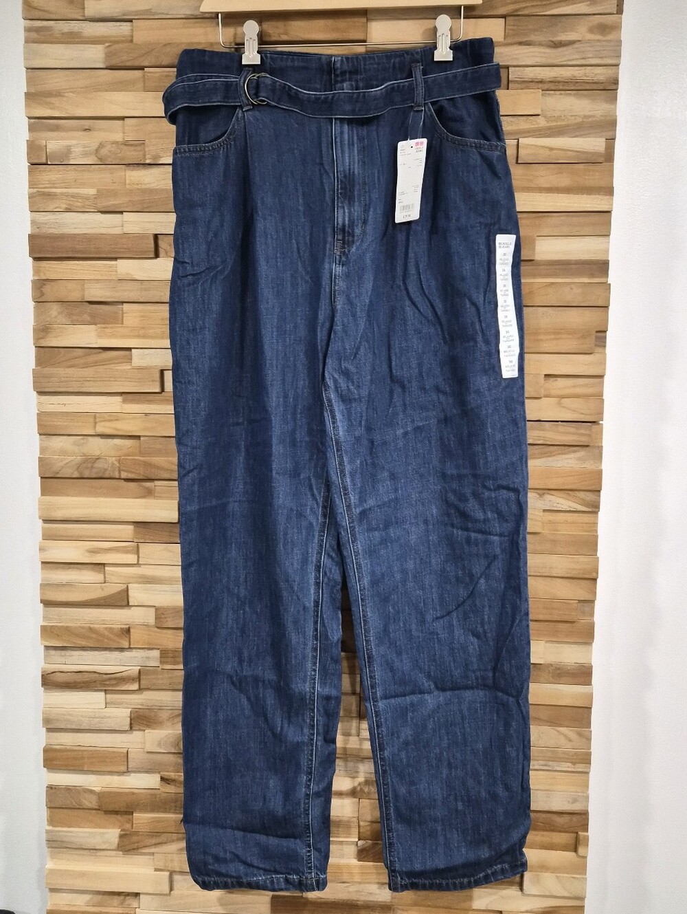 uniqlo blue denim jeans with a tapered relaxed fit - size 30 - new with tags